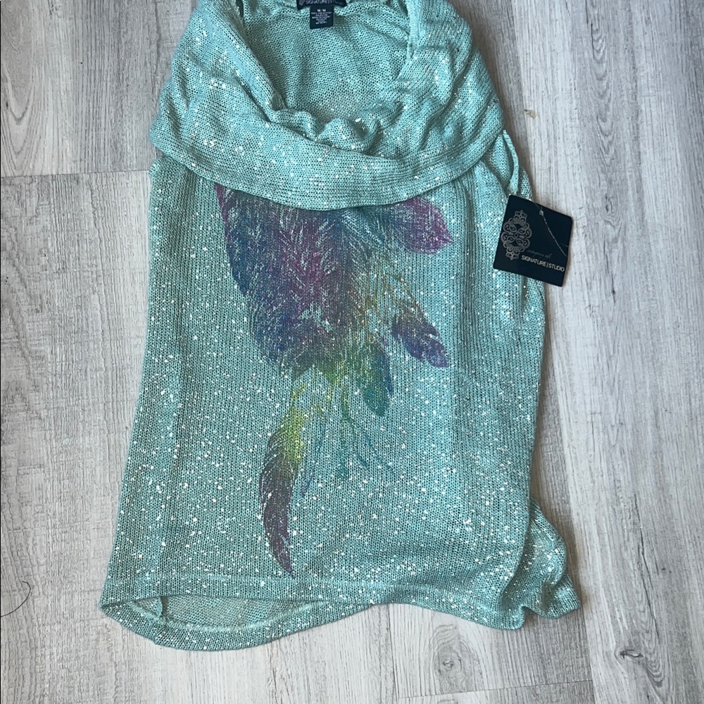Signature Studio Teal Sweater with Feather Design.     CAJA # 1. D